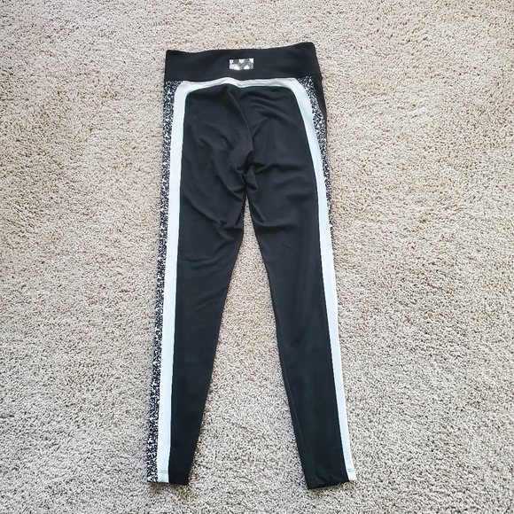 Pink Victoria's Secret Ultimate Yoga Leggings Size Small - Picture 6 of 9